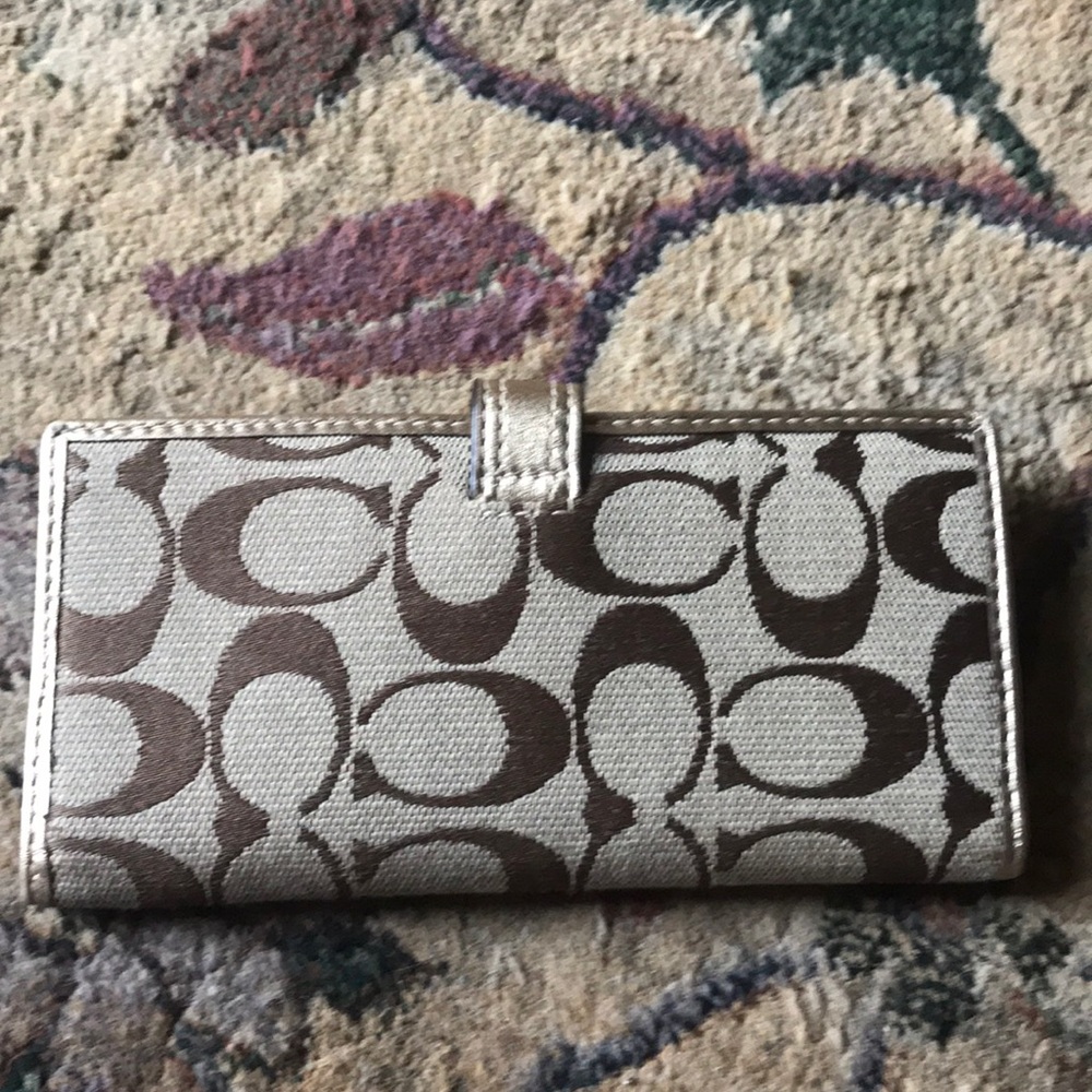 Coach - Picture 2 of 3